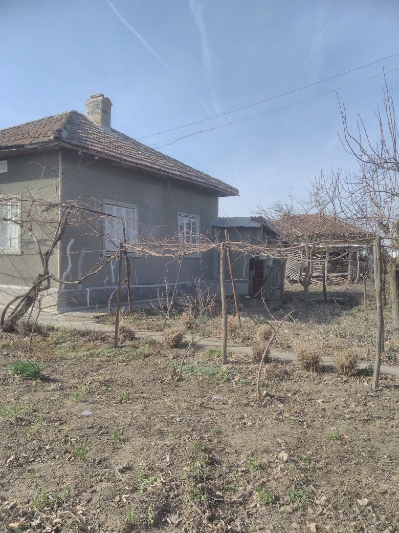 Област Силистра,Къща с двор в с. Косара
