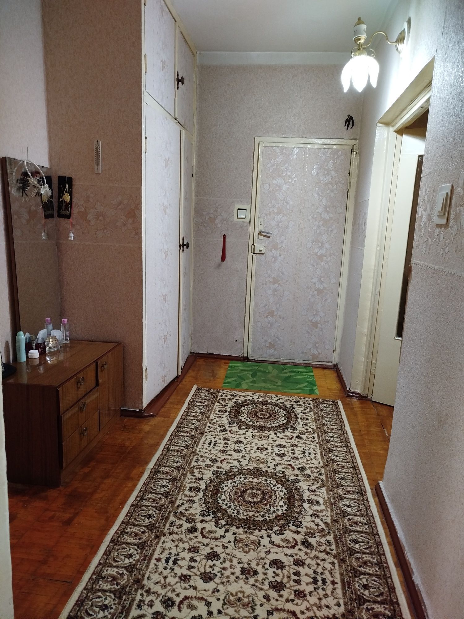 3-х комнатная квартира,Учтепинский район, 15квартал 80 000 у. е.
