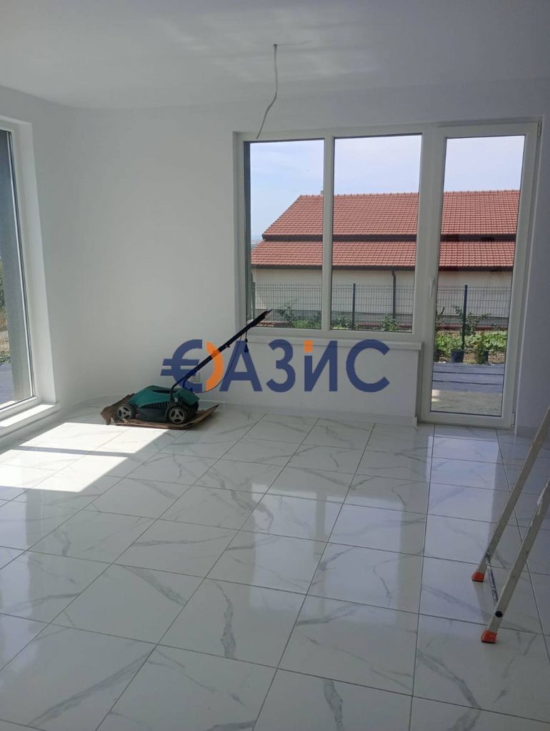 Продава се Къща в с. Кошарица, Област Бургас - 210 кв.м за 1286 €/кв.м - Снимка #11