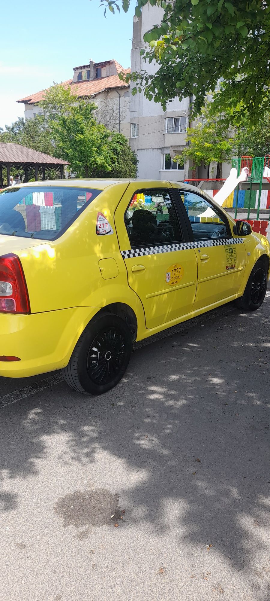 De vânzare dacia logan taxi