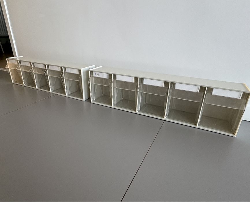 Vând suporturi /rafturi seringi