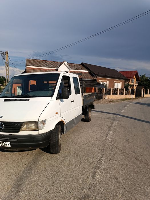 Vând sau dezmembrez Mercedes sprinter carosat