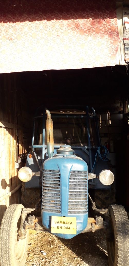 De vanzare tractor Zetor