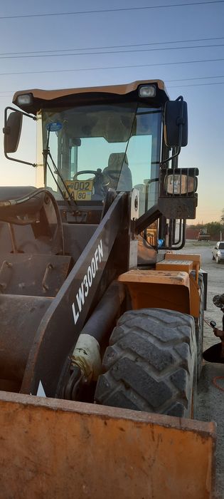 Пагрусчик 1.8 сотилади