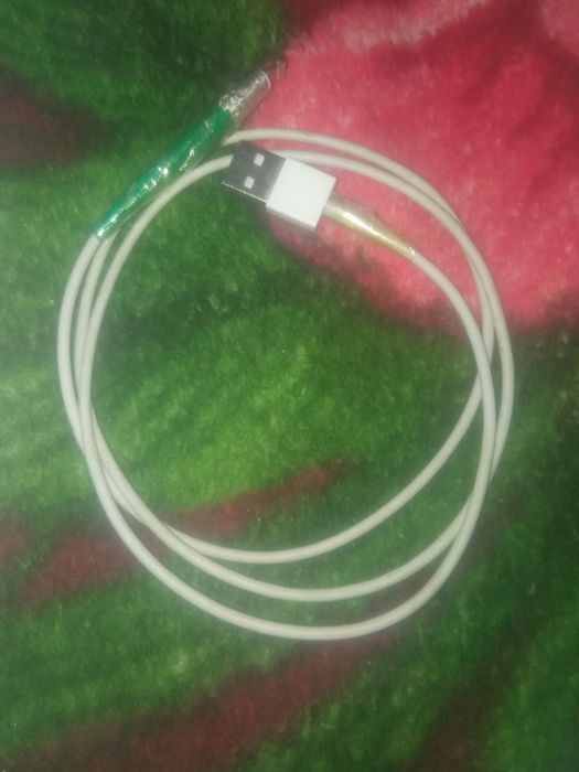 iPhone Lightning kabel sotiladi