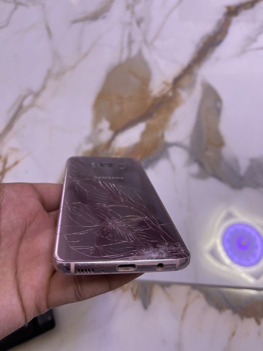 Продавам Samsung Galaxy S8 за Части