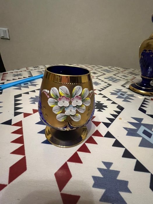 Продается  шесть стаканов