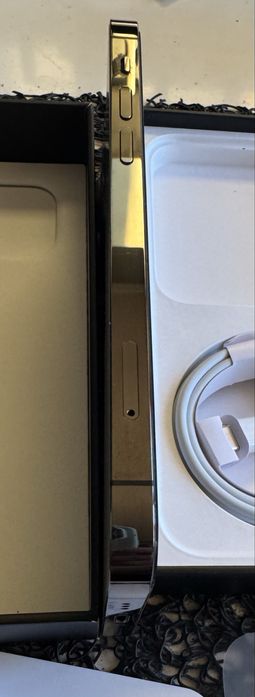 IPhone  12 pro Graphite пълен комплект/95%батерия/като нов