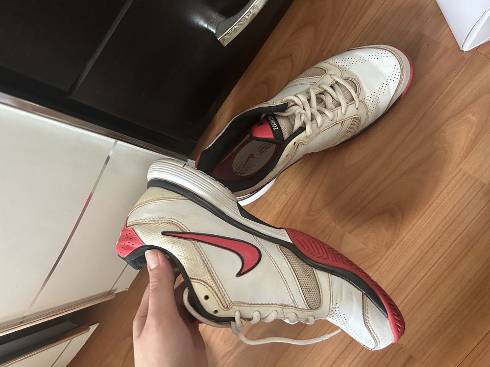 Маратонки Nike за тенис на корт