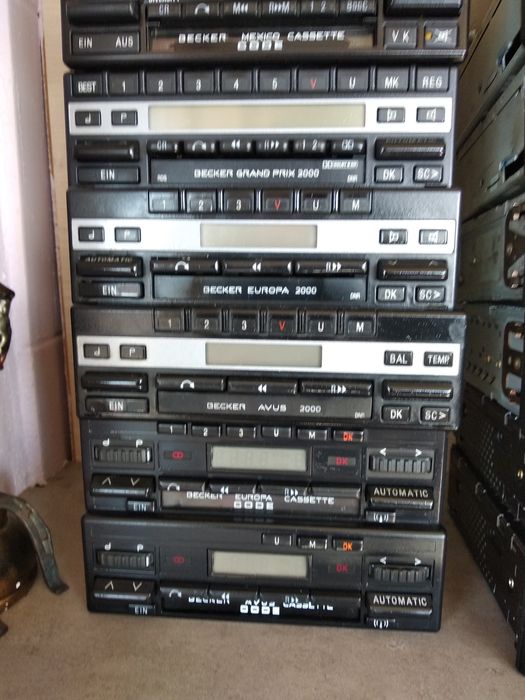Стари радиокасетофони за Мерцедес и Порше
