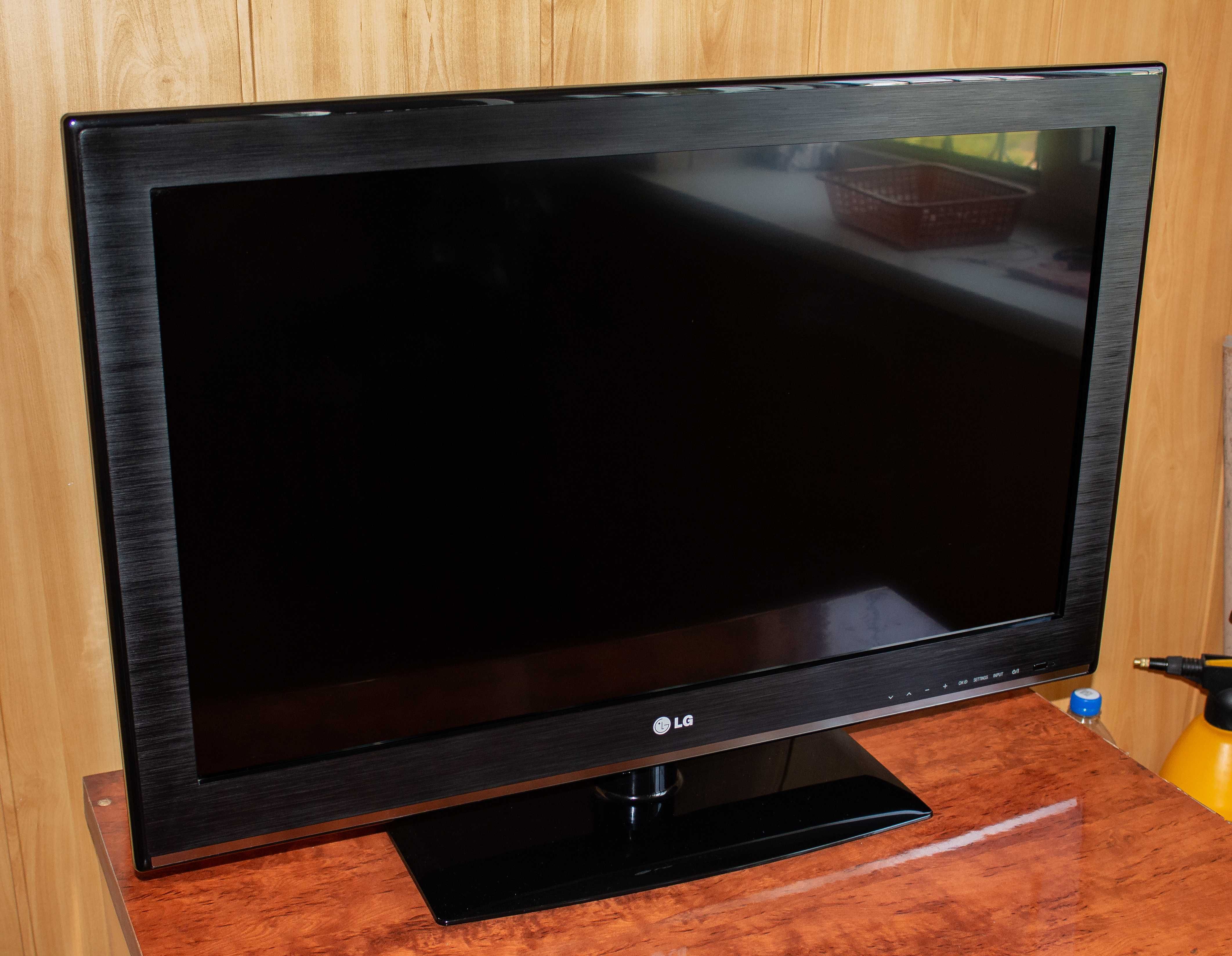 Телевизор LG 32CS460