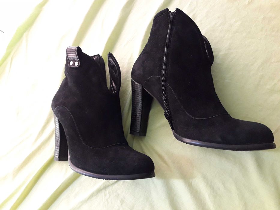 Ghete Botine cu toc piele intoarsa nr 37