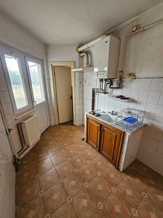 Apartament cu 4 camere,  cu centrală, etaj 1 ultracentral .