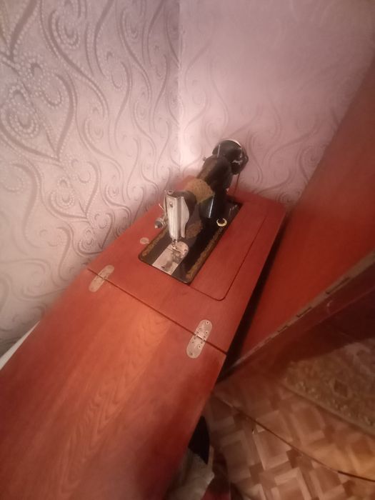 Продам швейную машину