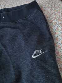 Анцунг Nike sportswear