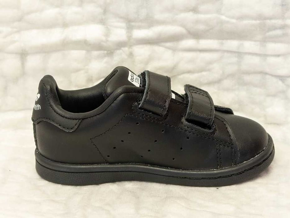 Детски маратонки от естествена кожа Adidas номер 22