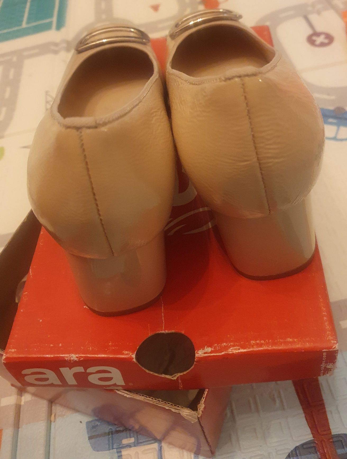 Vând Pantof elegant dama Ara, din piele naturala de culoare bej