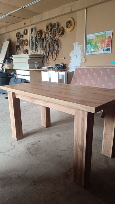 Продам кухонный стол