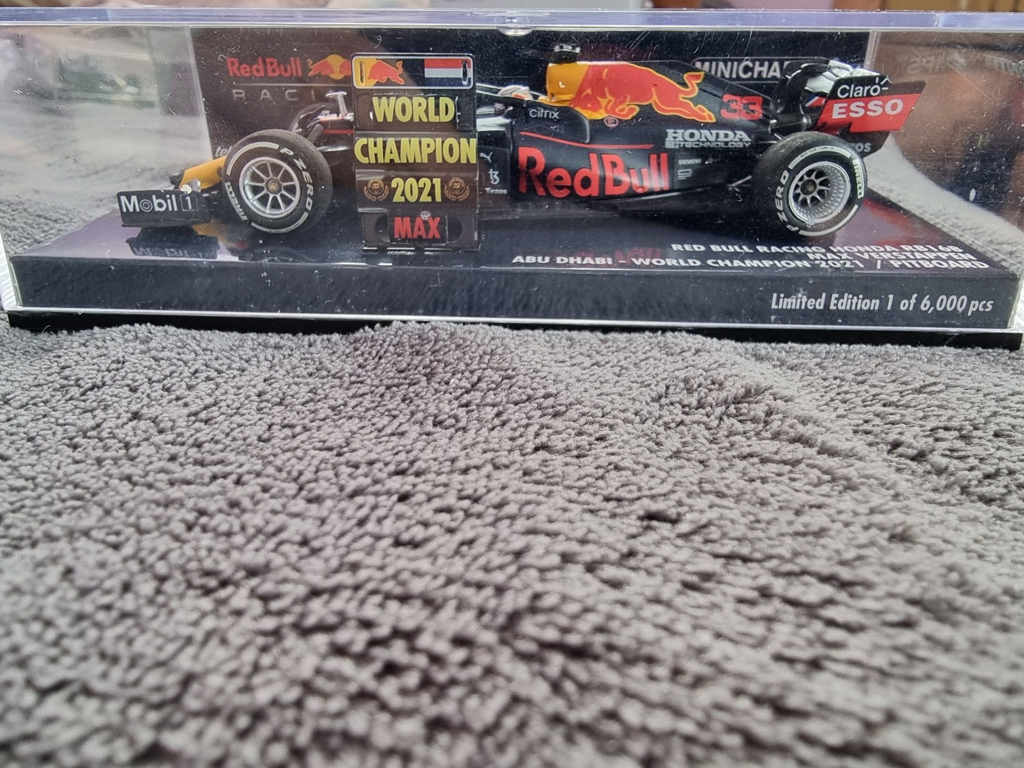 Red bull rb16b max verstappen abu dhabi world champion 2021 minichamps