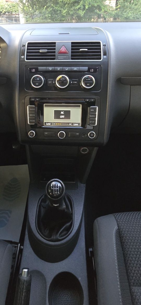 VW TOURAN/1.6tdi/ 2014/Navi / Climatronic/pilot/