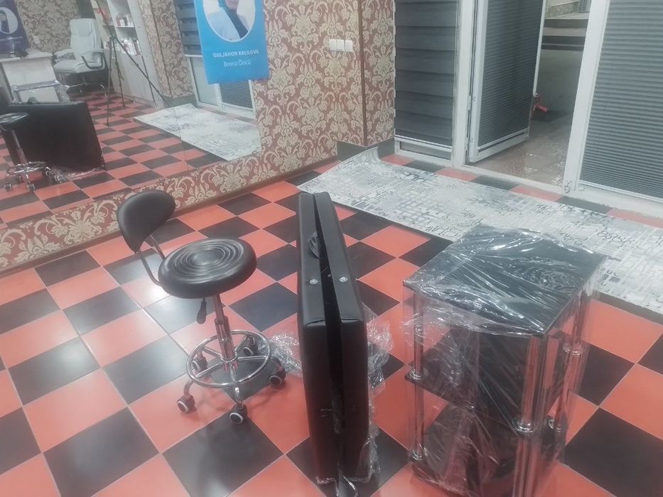 Kushetka etajerka stul