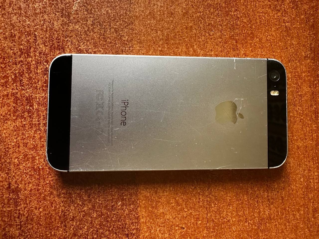 Iphone 5s 16GB .