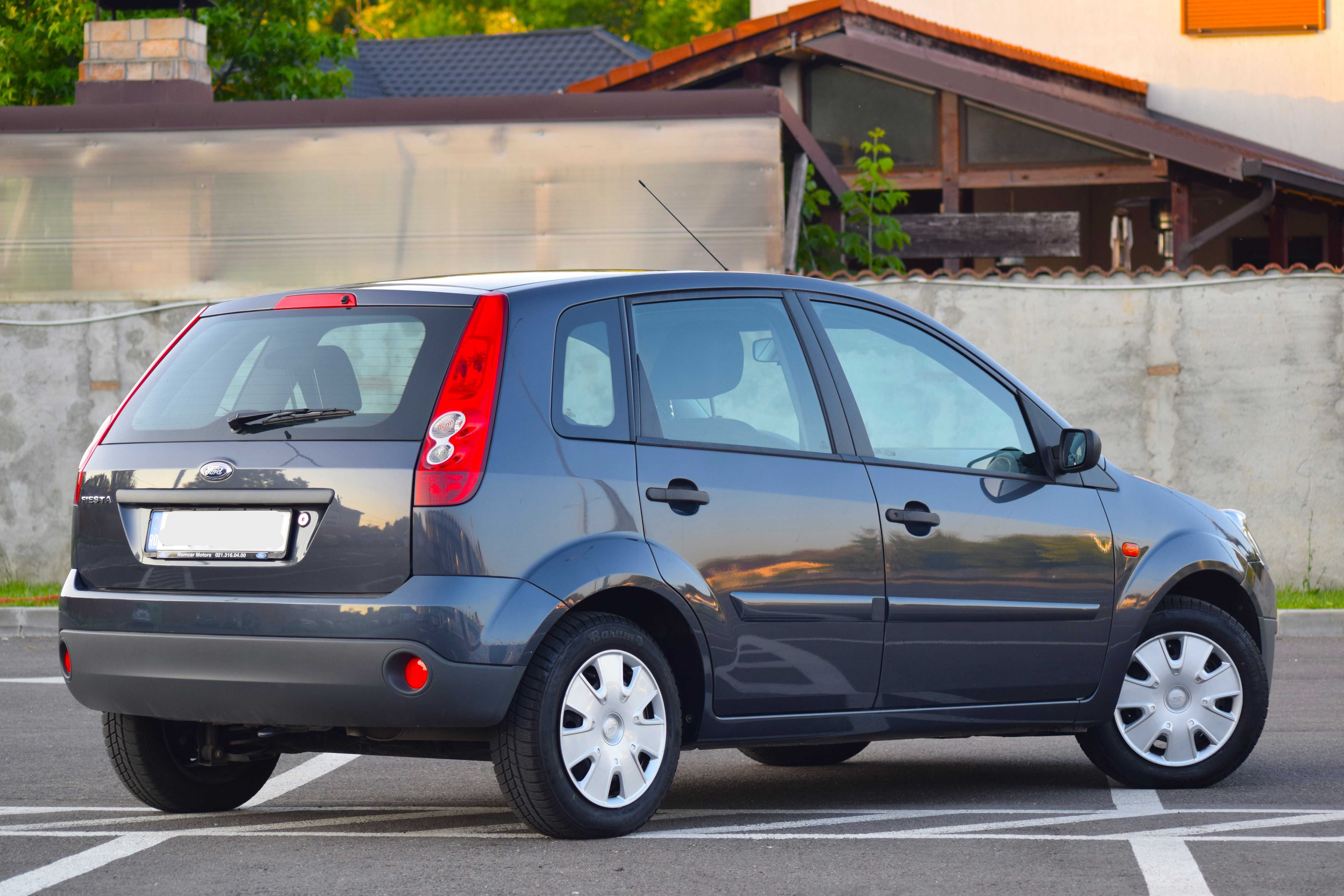 Ford Fiesta doar 17.000 km, tinuta numai in garaj , stare ca noua !
