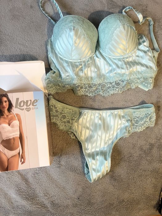 Нов комплект бельо Love and bra
