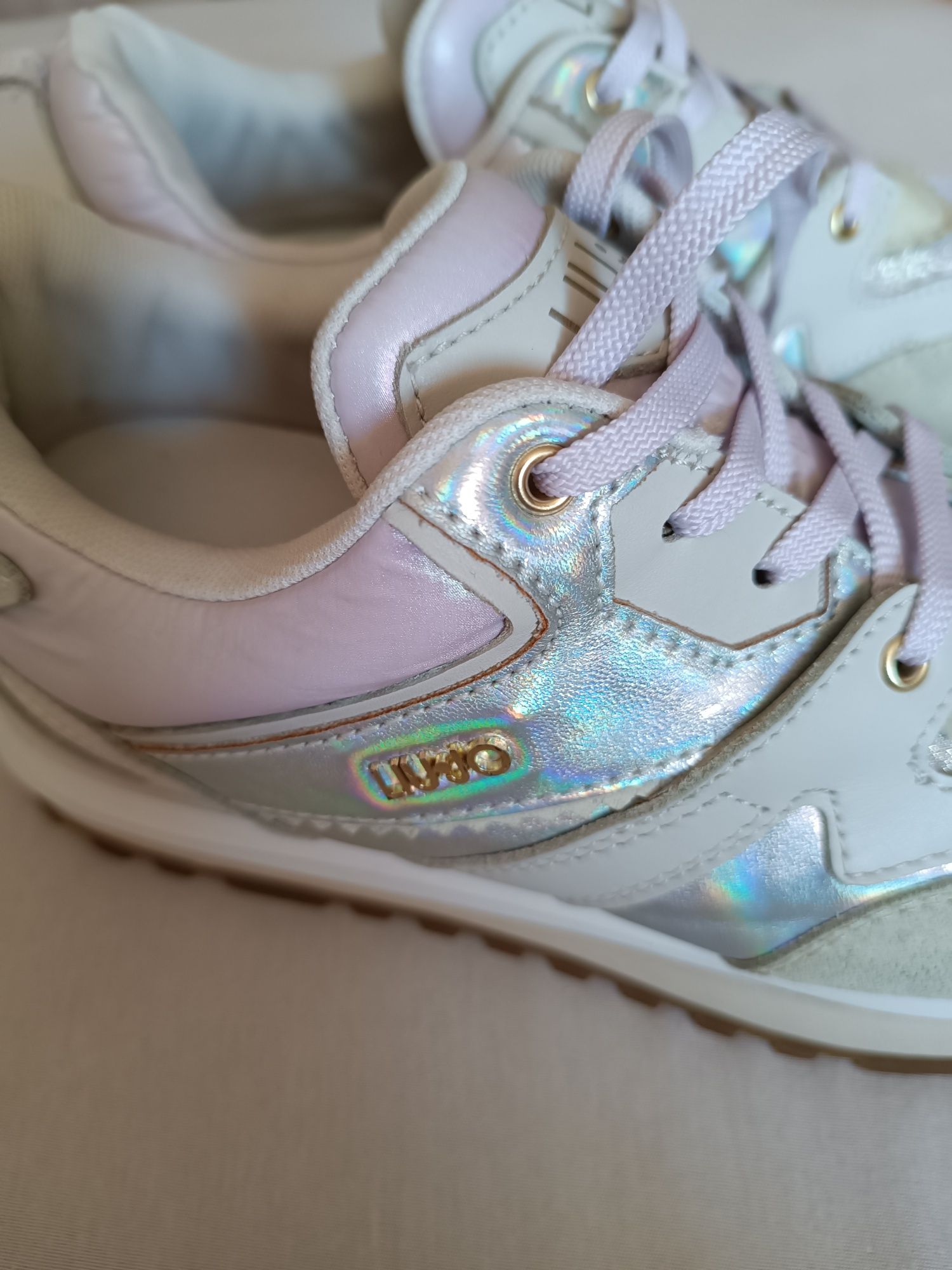 Emporio Armani,Asics,Liu Jo