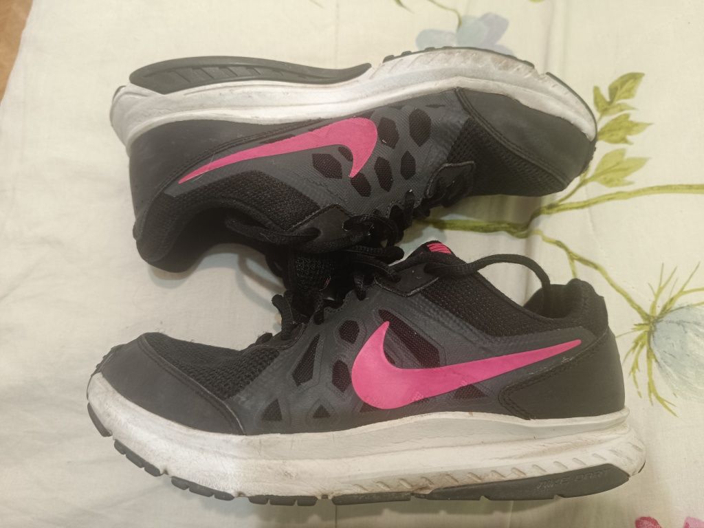 Маратонки   Nike