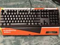 Vând Tastatura de gaming SteelSeries APEX 5