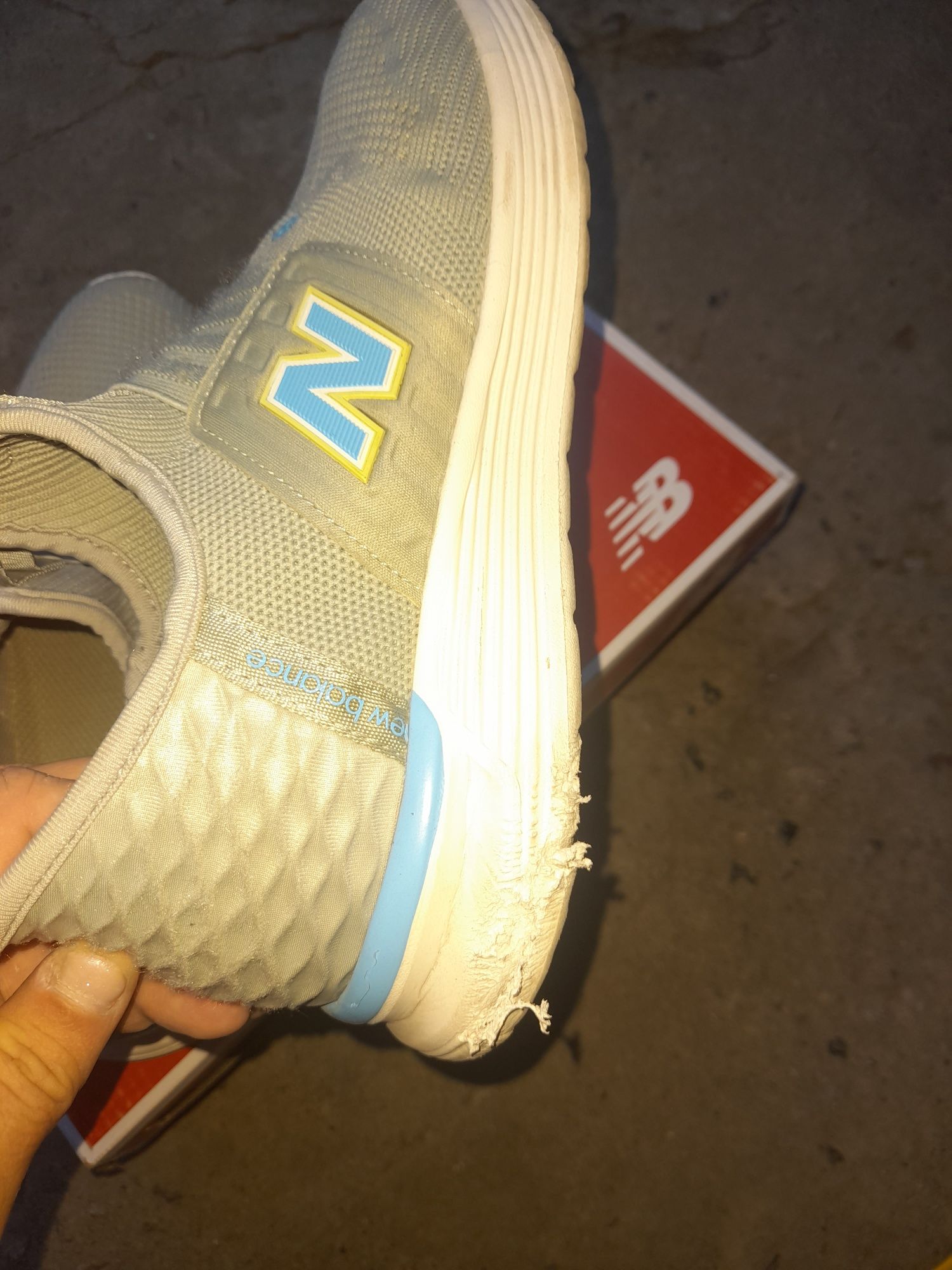 New balance левый38правый39 и туфли38