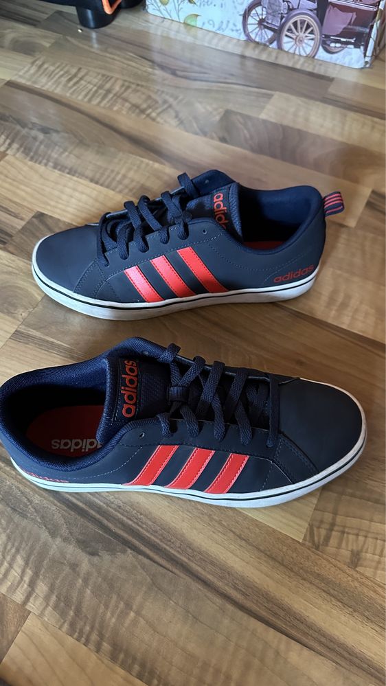 Маратонки adidas