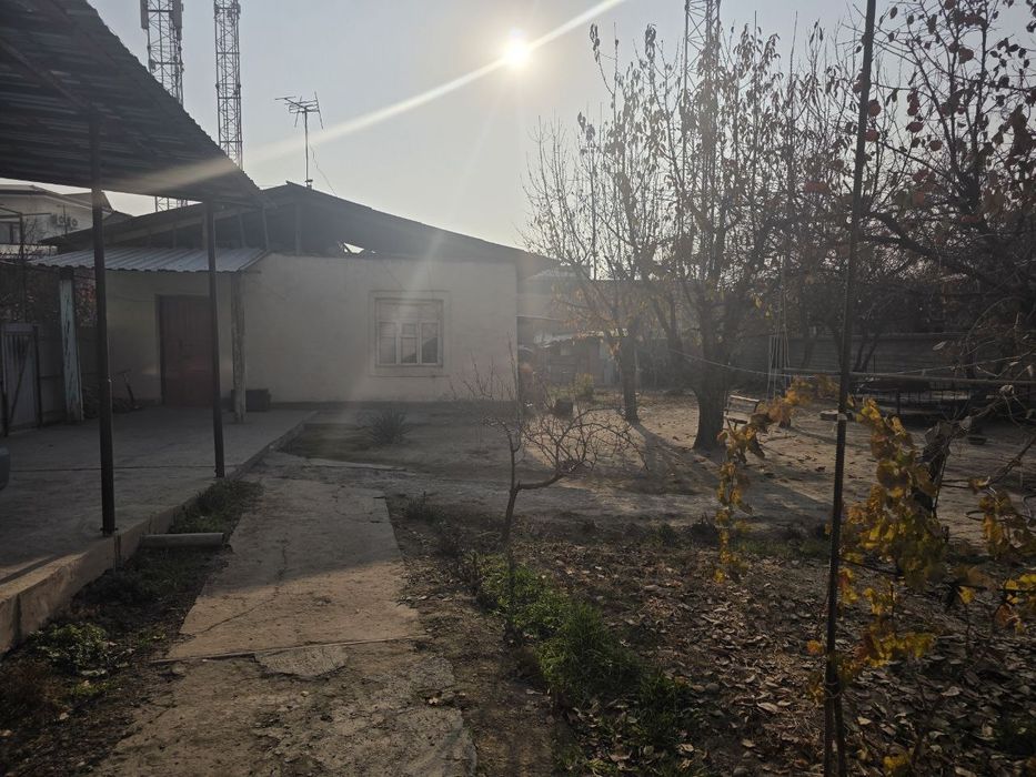 Уй сотилади  6.5  соток