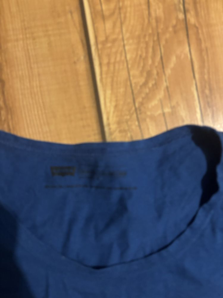 Vand Tricou Levis