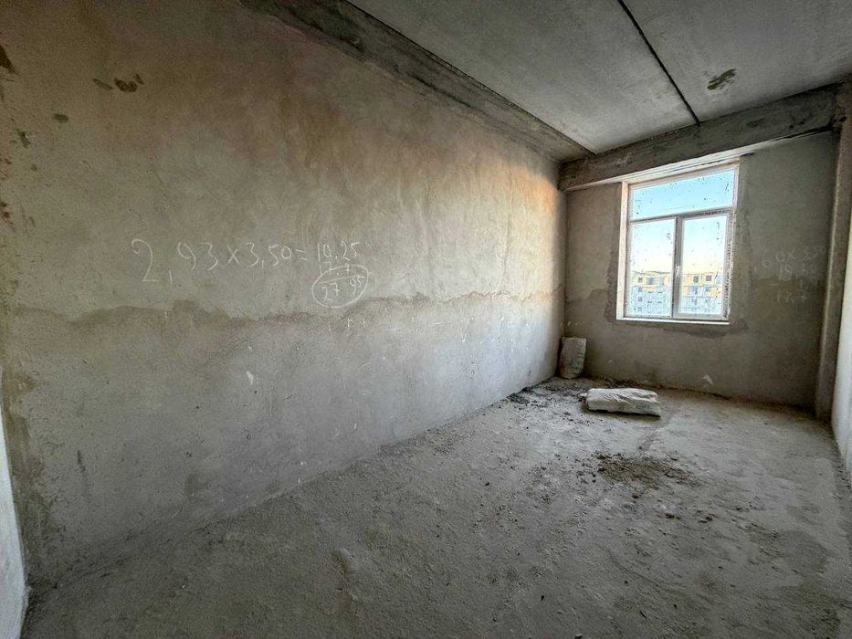 Продаётся 3х комн квартира на 8 этаже Ор-р Зираат банк Крытый рынок