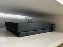 Vand xbox one x 1TB cu jocuri incluse