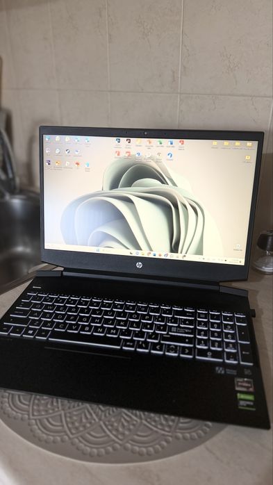 Лаптоп HP Pavilion 15