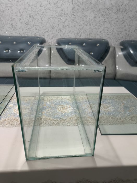 Akvarium sotiladi yangi qalin 0.6 lik oynadan razmeri 60 ga 40 Eni 30