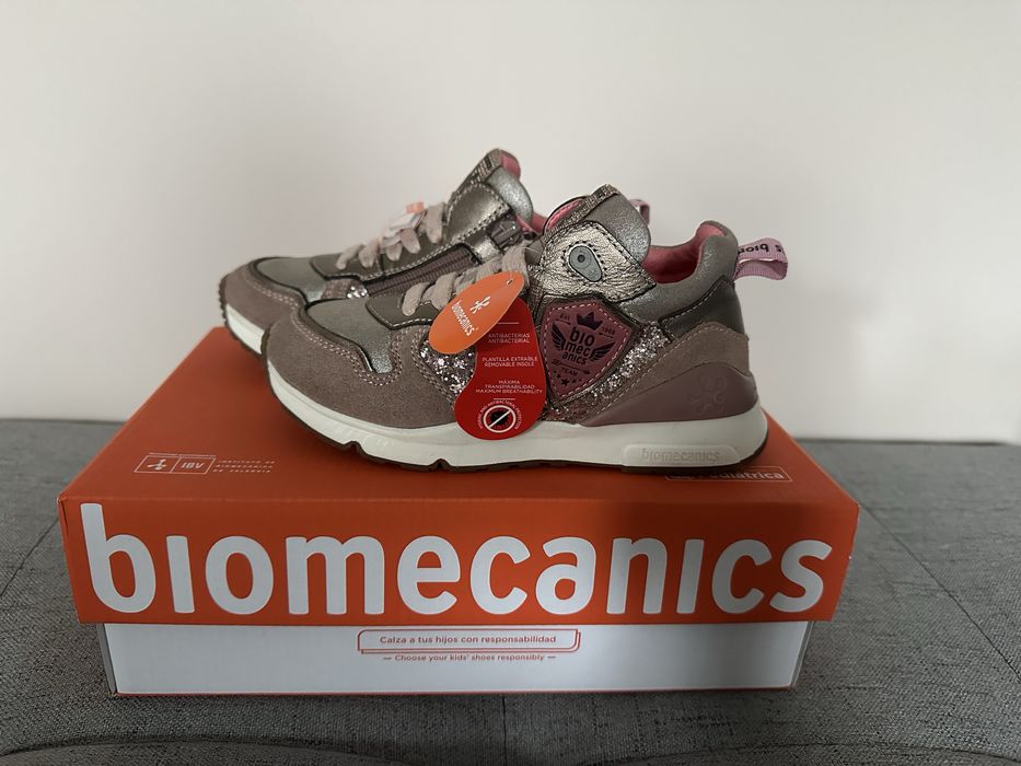 Детски обувки за момиче Biomecanics 30 номер стелка 19,5 см