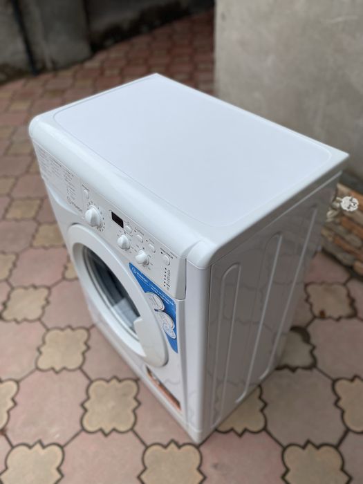 Indesit 5 кг! Узкая,компактная.