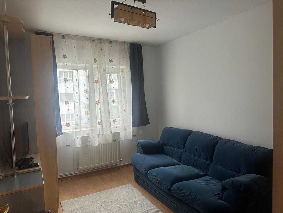 Inchiriez apartament cu 3 camere decomandat