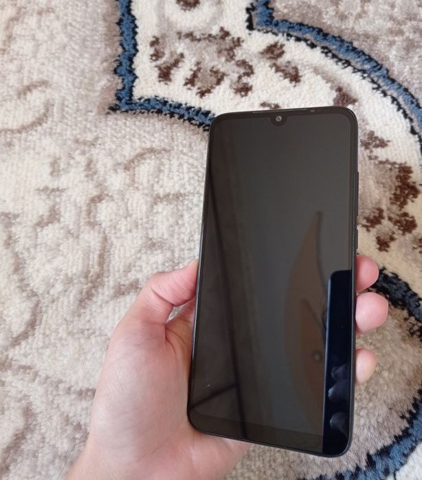 Redmi 7 telefoni sotuvda