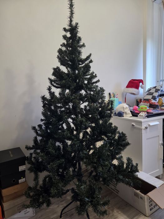 Brad artificial  de Craciun 1,8 m