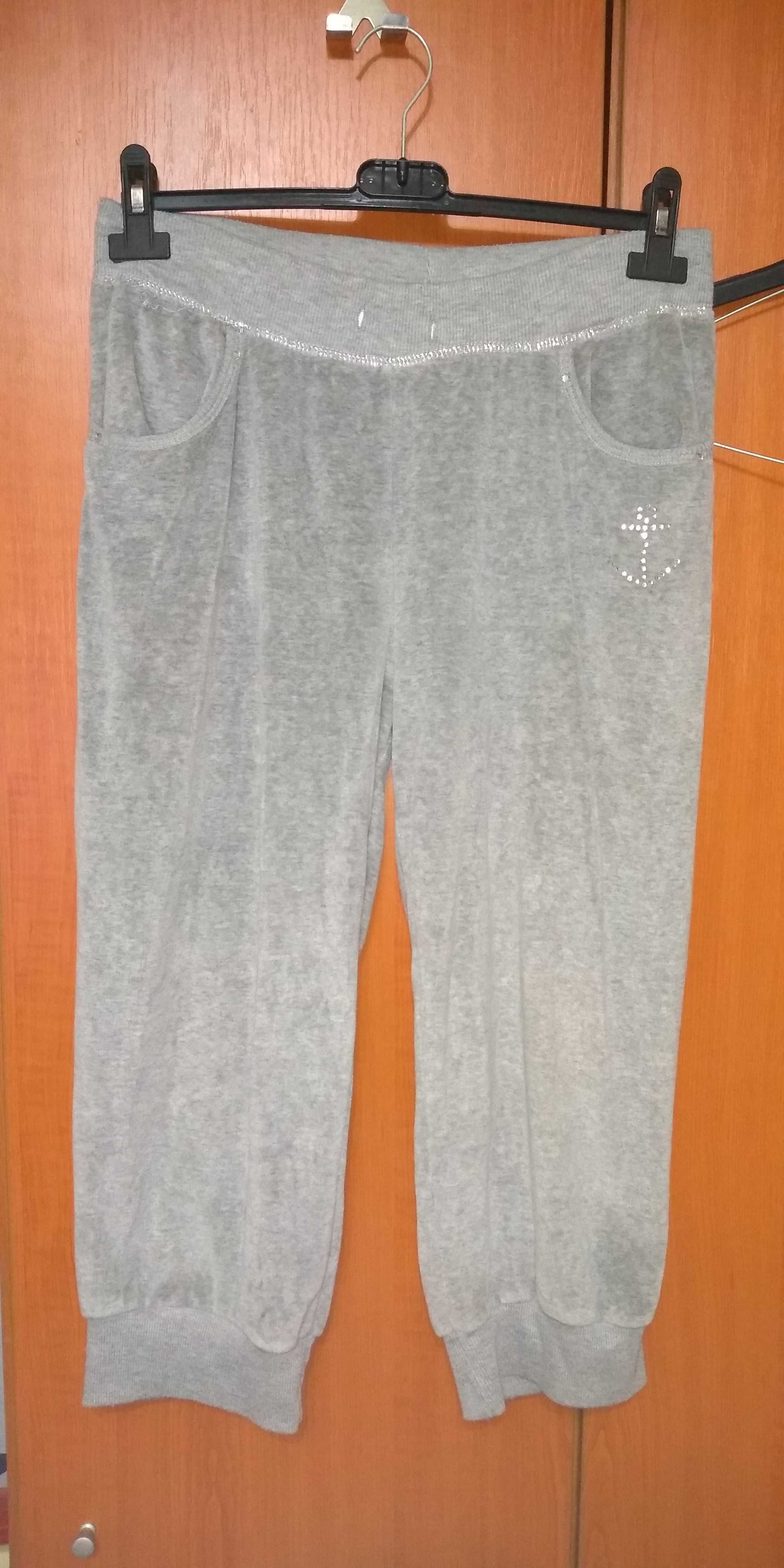 Trening/Compleu pantaloni 3/4 + hanorac maneci scurte si gluga