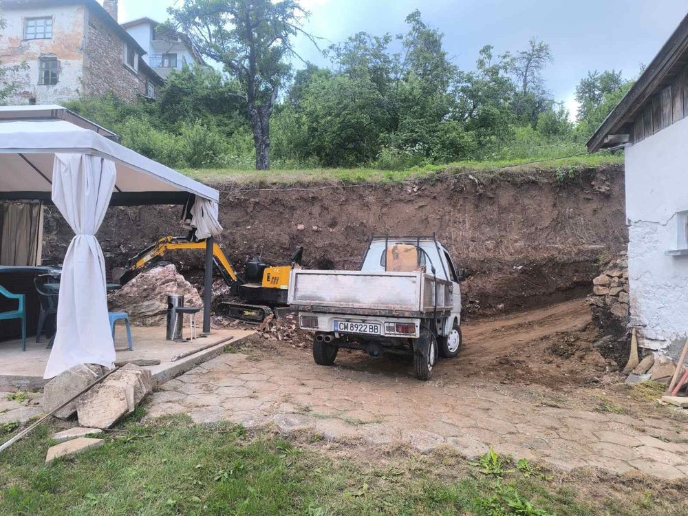 Копаене и извозване с мини багер и камионче