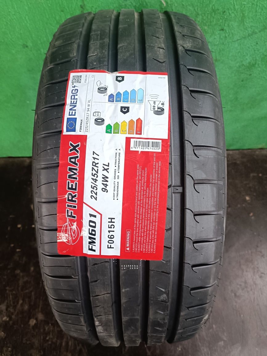 Шины новые 225/45 ZR17 Firemax