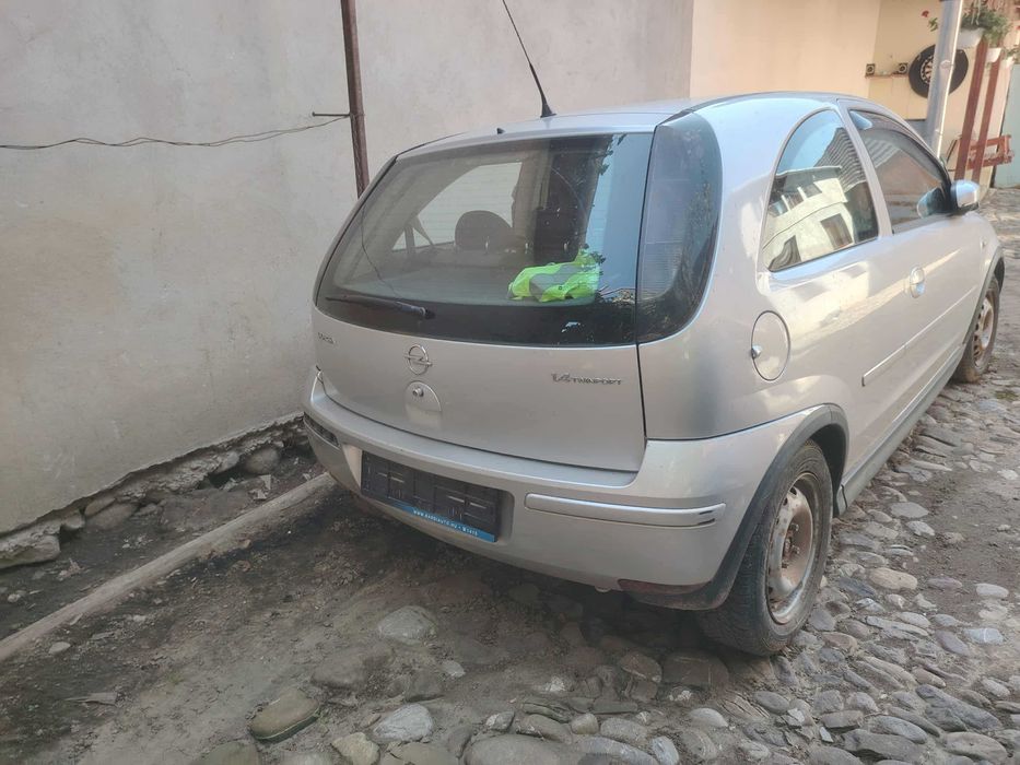 Vand sau dezmembrez Opel Corsa C