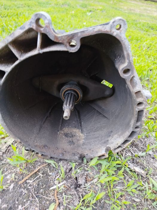 БМВ м40 продам фары корзину сцепления и коробку б/у