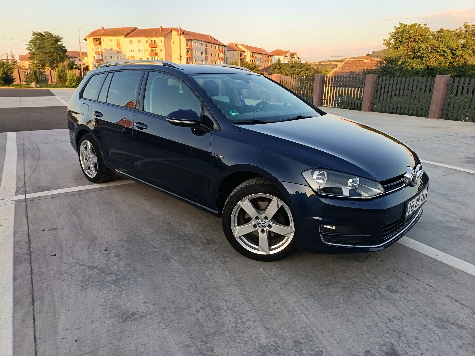 Vând Golf 7   lounge